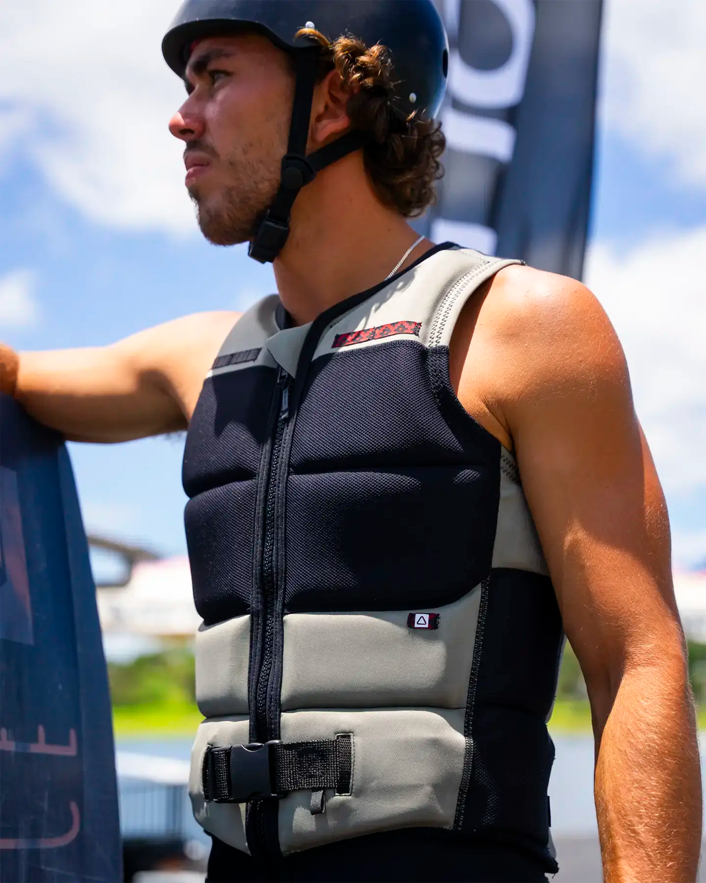 2026 Follow / Ep03 Capiva Mens Vest - Stone/Black