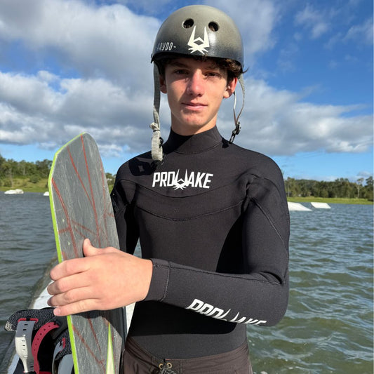 2027 ProWake Mens Spring Suit 2/2