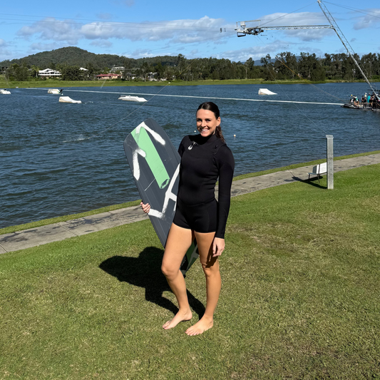 2027 ProWake Ladies Spring Suit 2/2